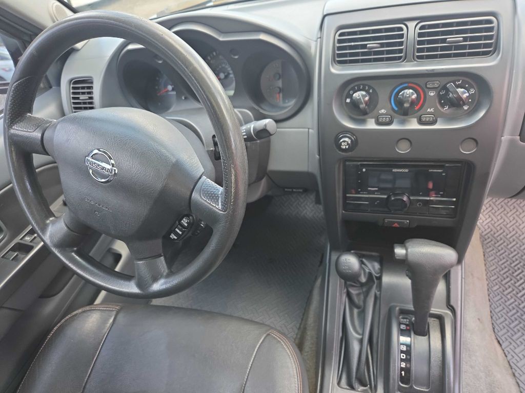 2003 Nissan Frontier Image 13