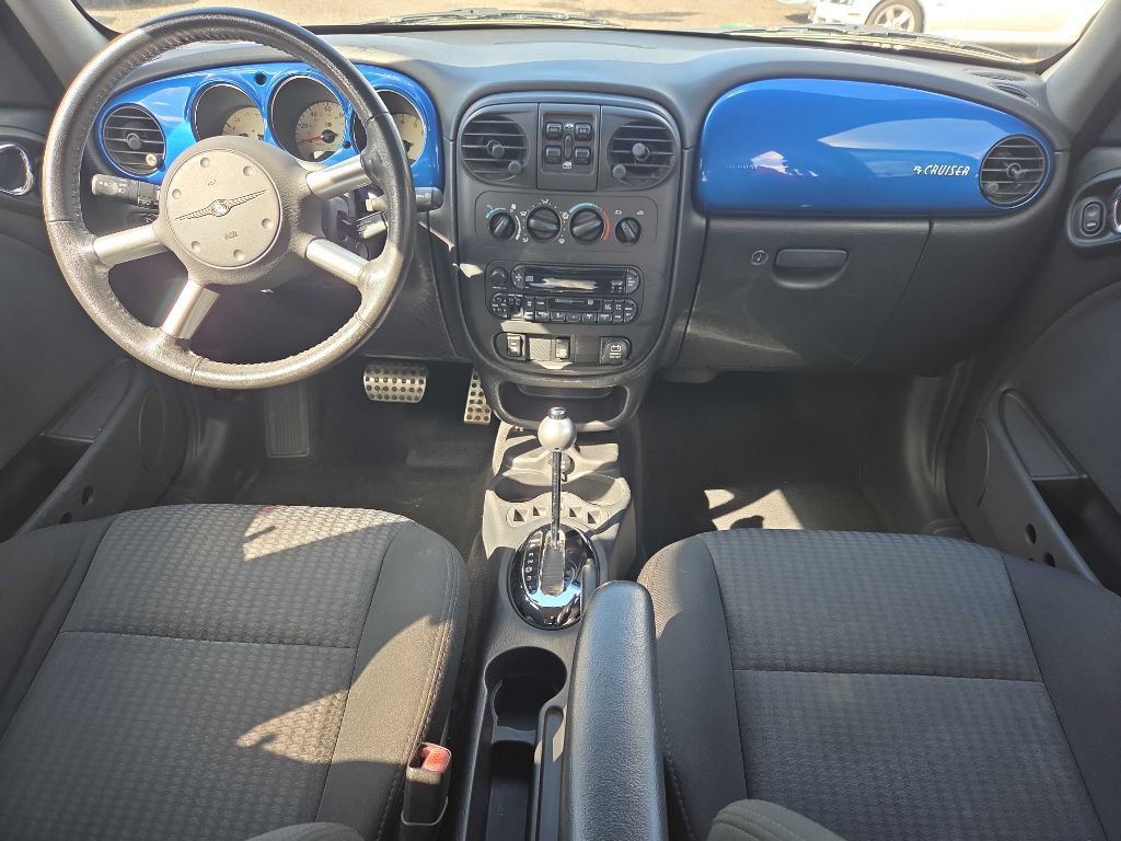 2005 Chrysler PT Cruiser Image 13