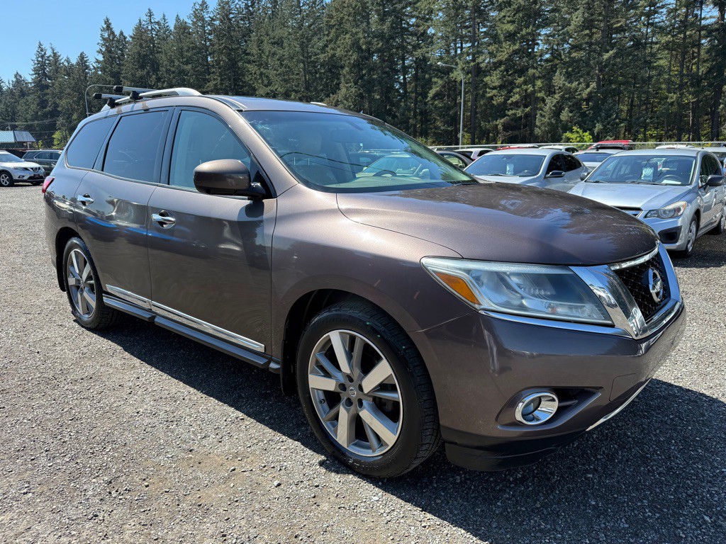 2015 Nissan Pathfinder Image 2
