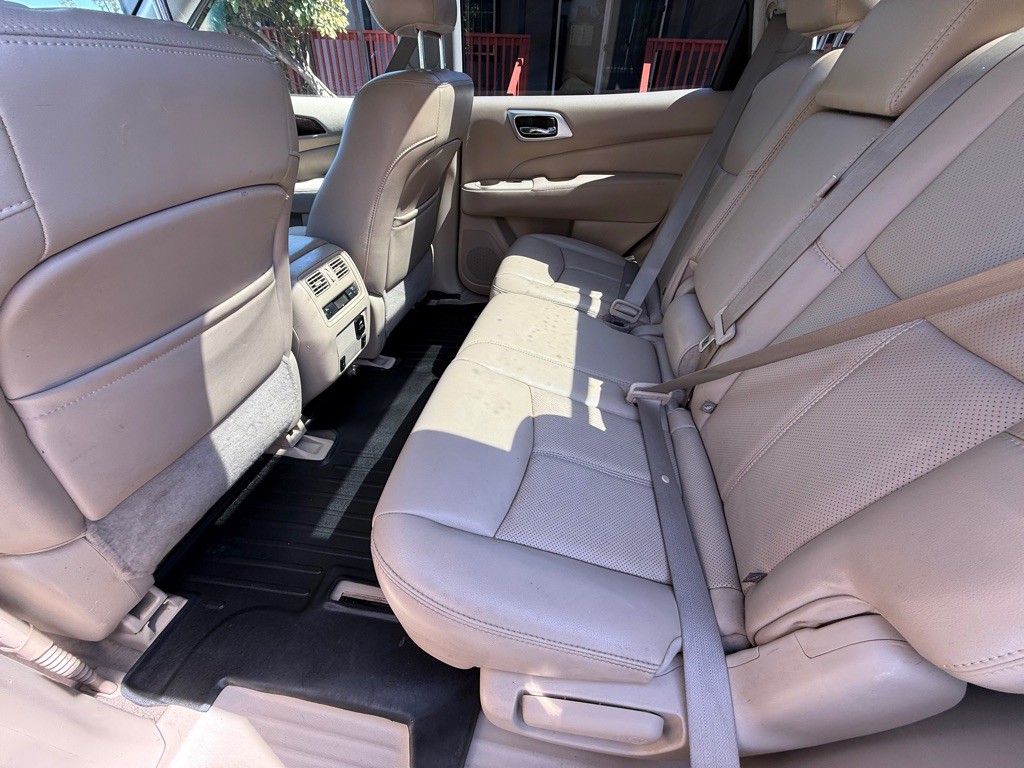 2015 Nissan Pathfinder Image 10