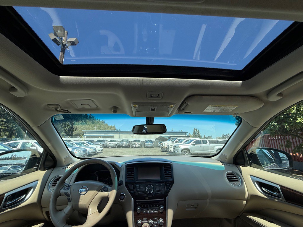 2015 Nissan Pathfinder Image 16