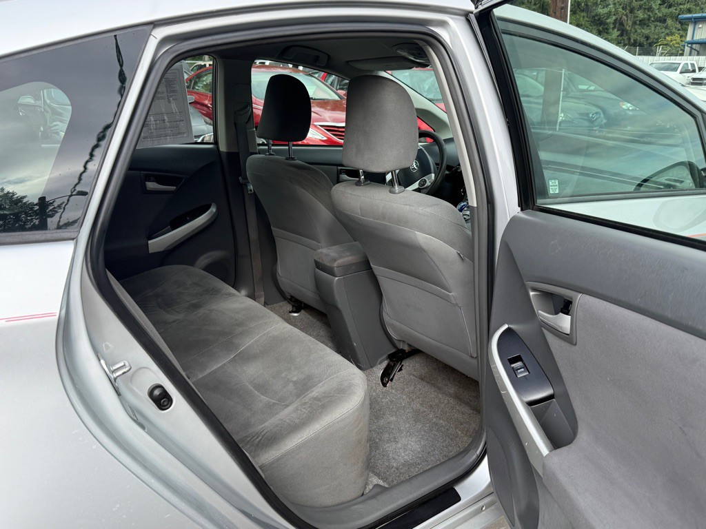 2010 Toyota Prius Image 13