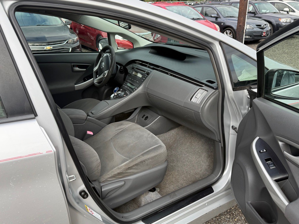 2010 Toyota Prius Image 14