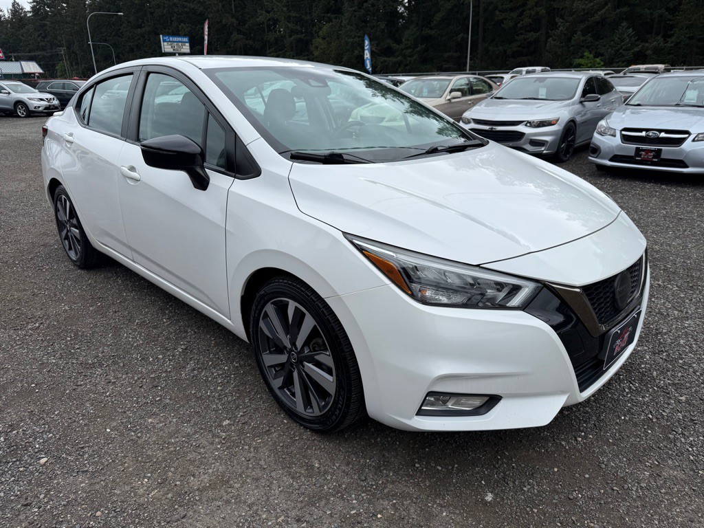2020 Nissan Versa Image 2