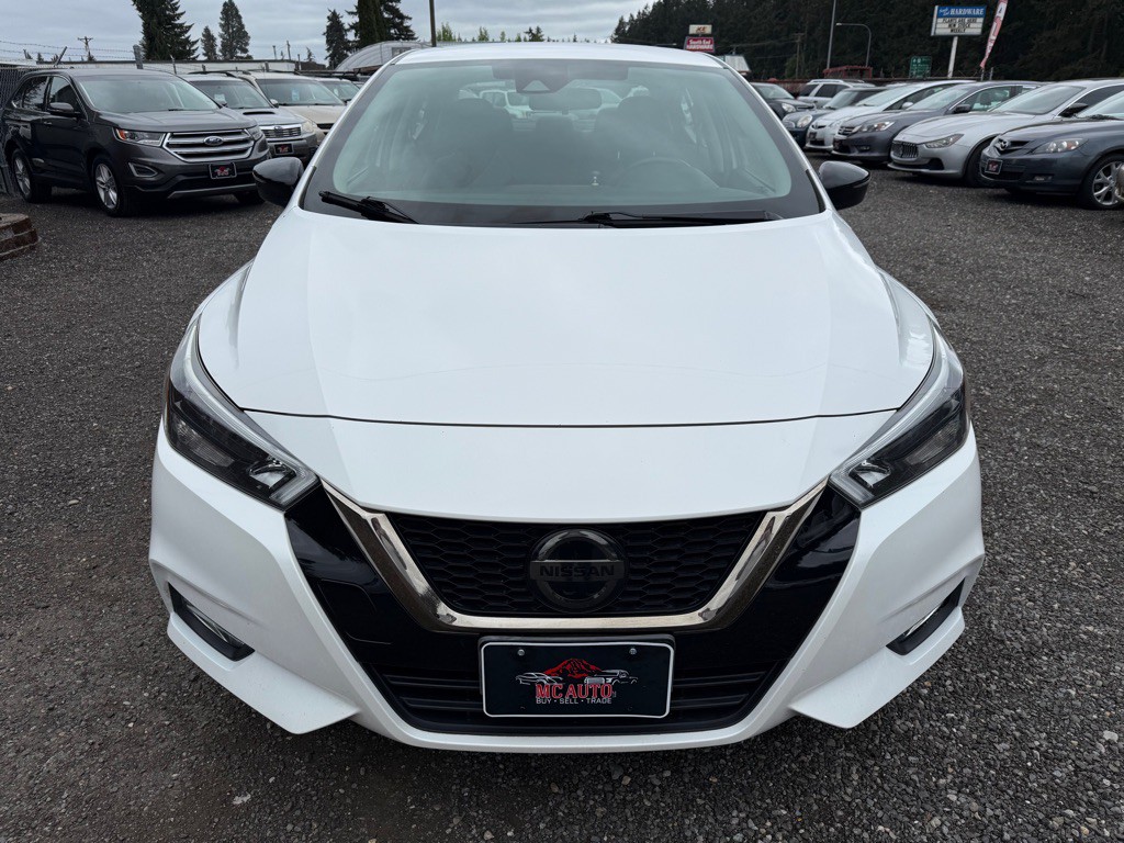 2020 Nissan Versa Image 3