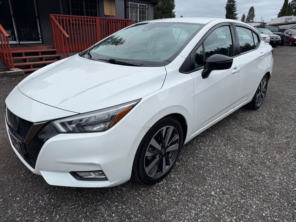 2020 Nissan Versa Image 4