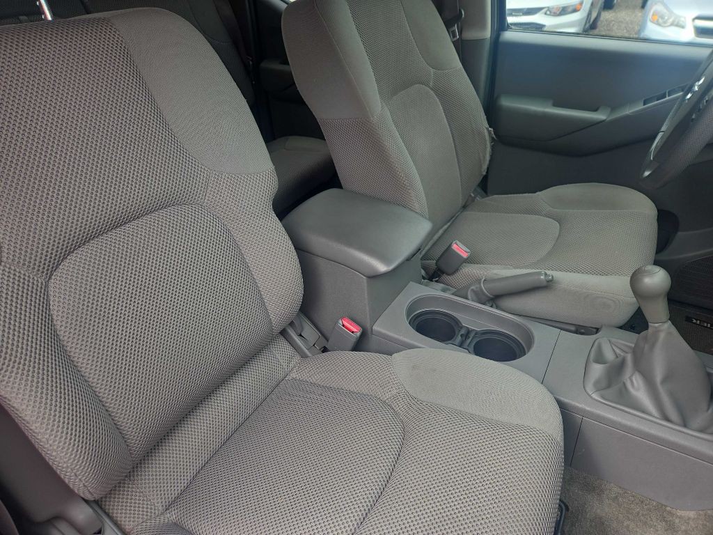 2005 Nissan Frontier Image 11