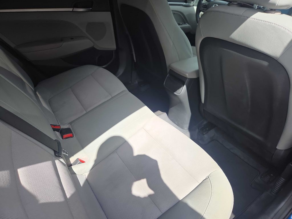 2017 Hyundai Elantra Image 9