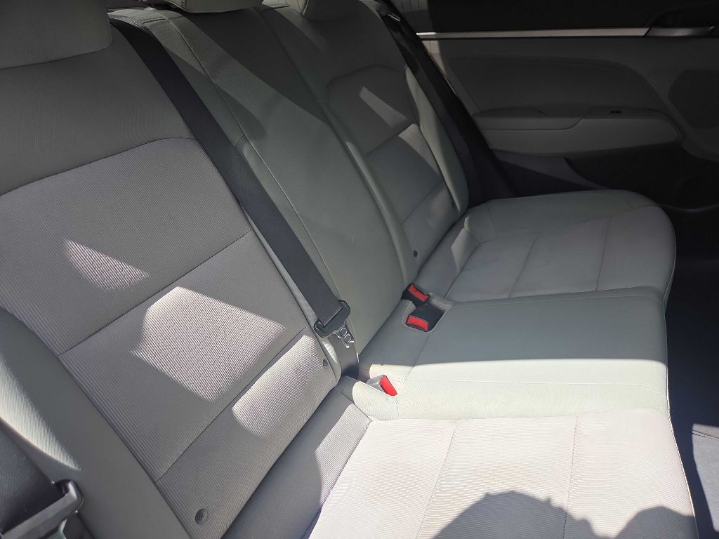 2017 Hyundai Elantra Image 10