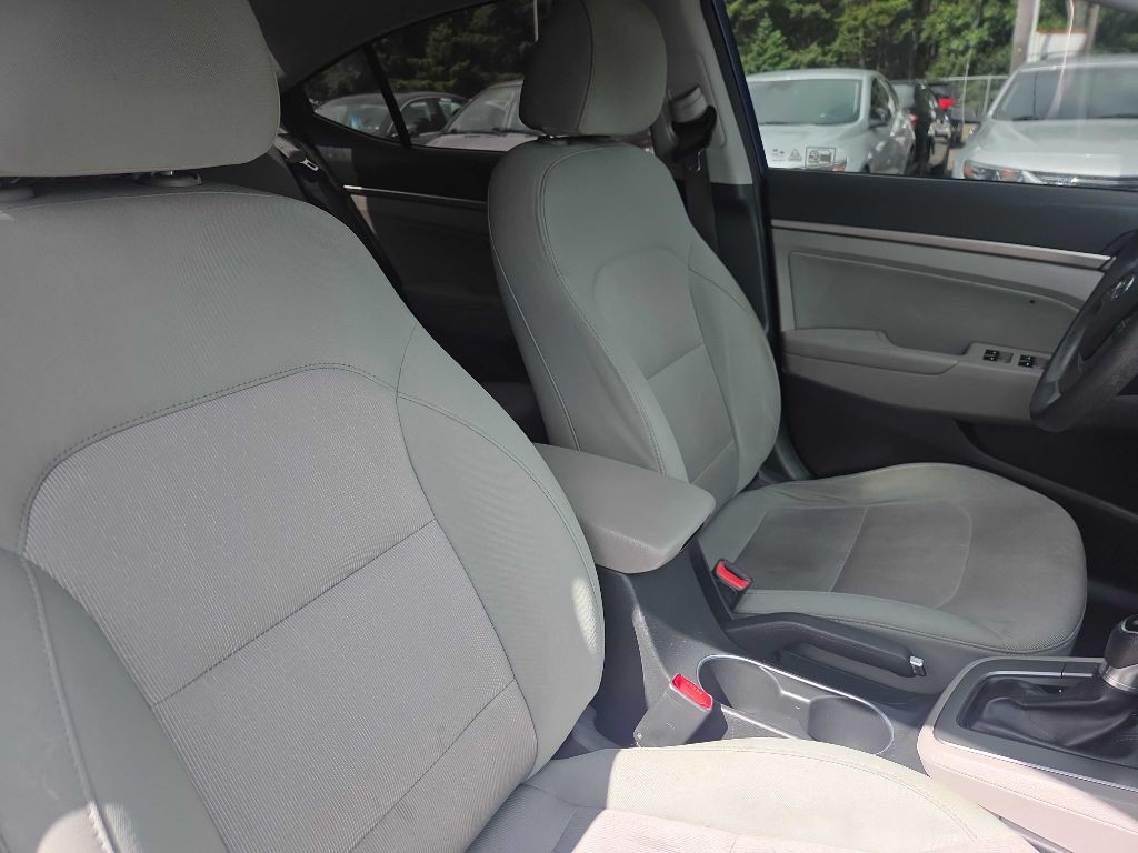 2017 Hyundai Elantra Image 12