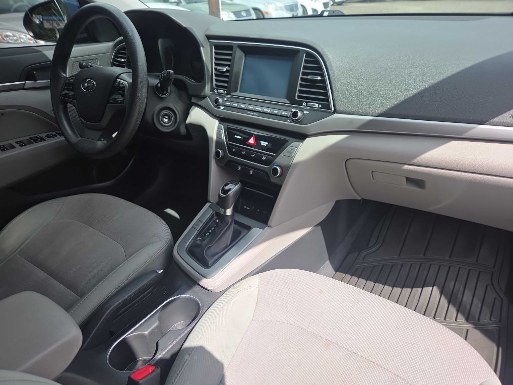2017 Hyundai Elantra Image 14
