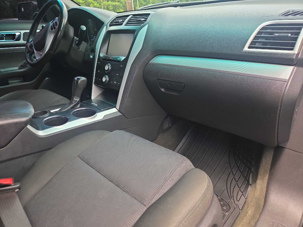 2013 Ford Explorer Image 12