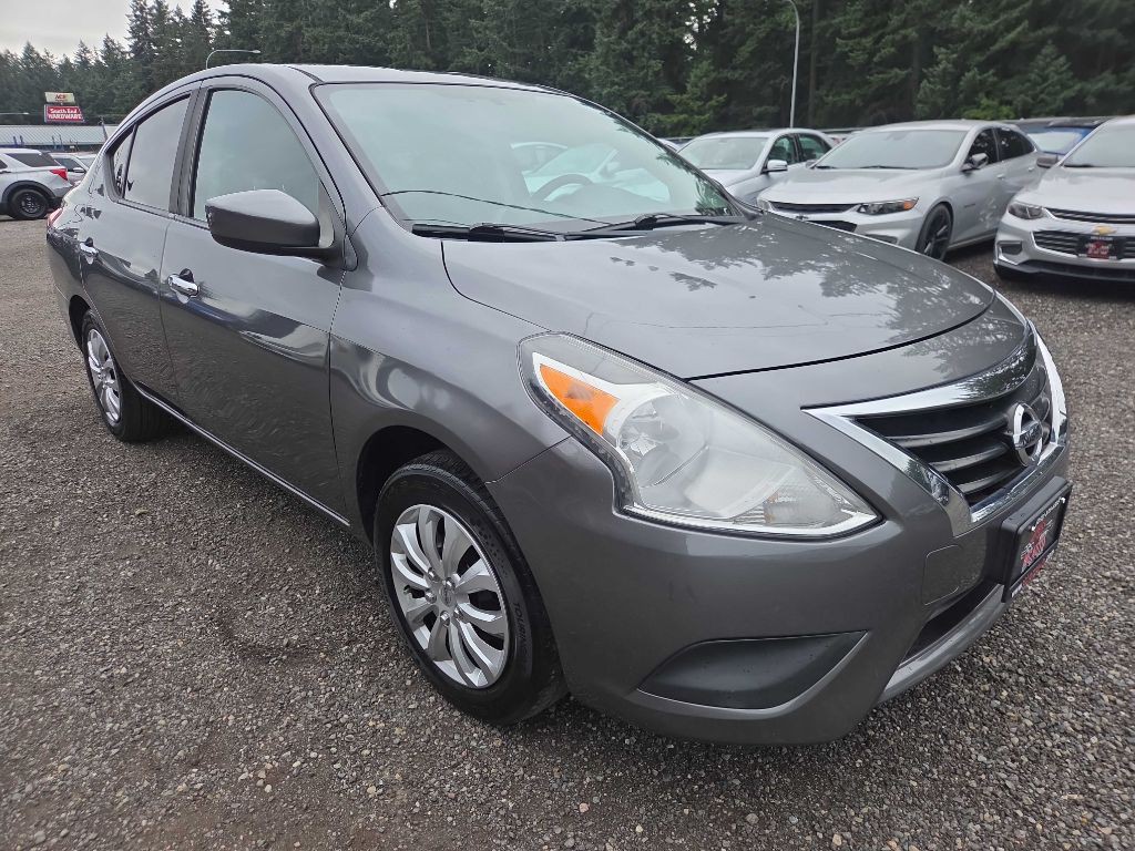 2016 Nissan Versa Image 2