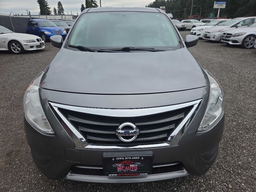 2016 Nissan Versa Image 3