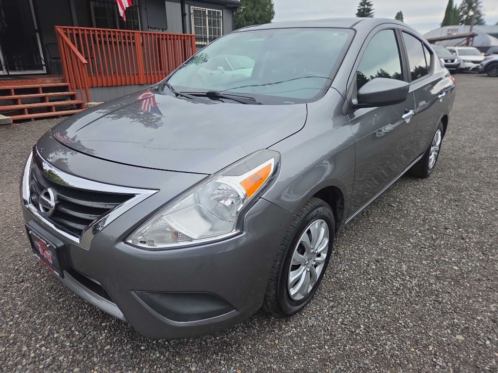 2016 Nissan Versa Image 4