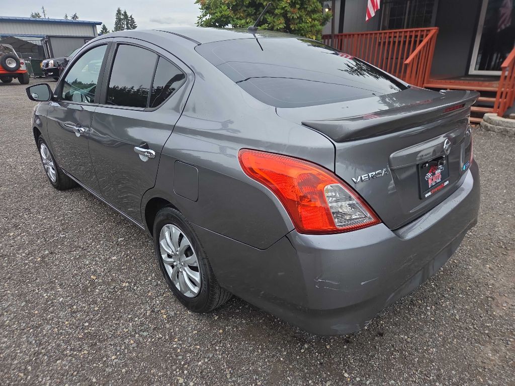 2016 Nissan Versa Image 6