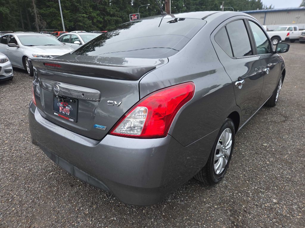 2016 Nissan Versa Image 8