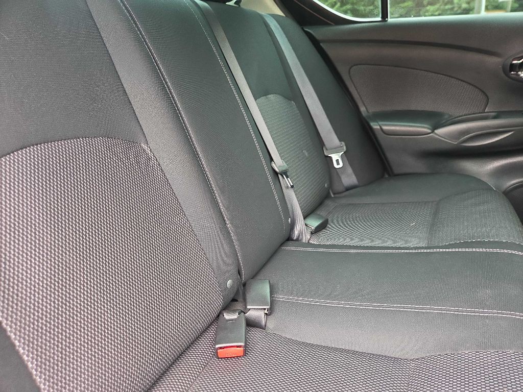2016 Nissan Versa Image 10
