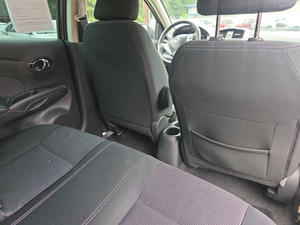 2016 Nissan Versa Image 12