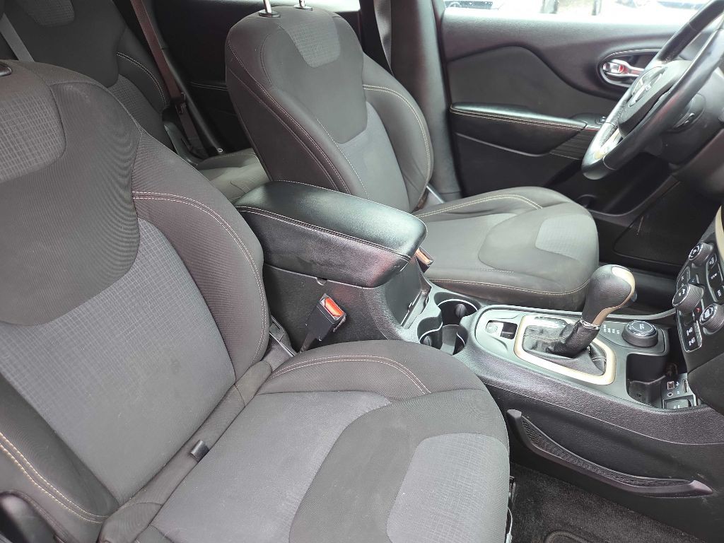 2015 Jeep Cherokee Image 13