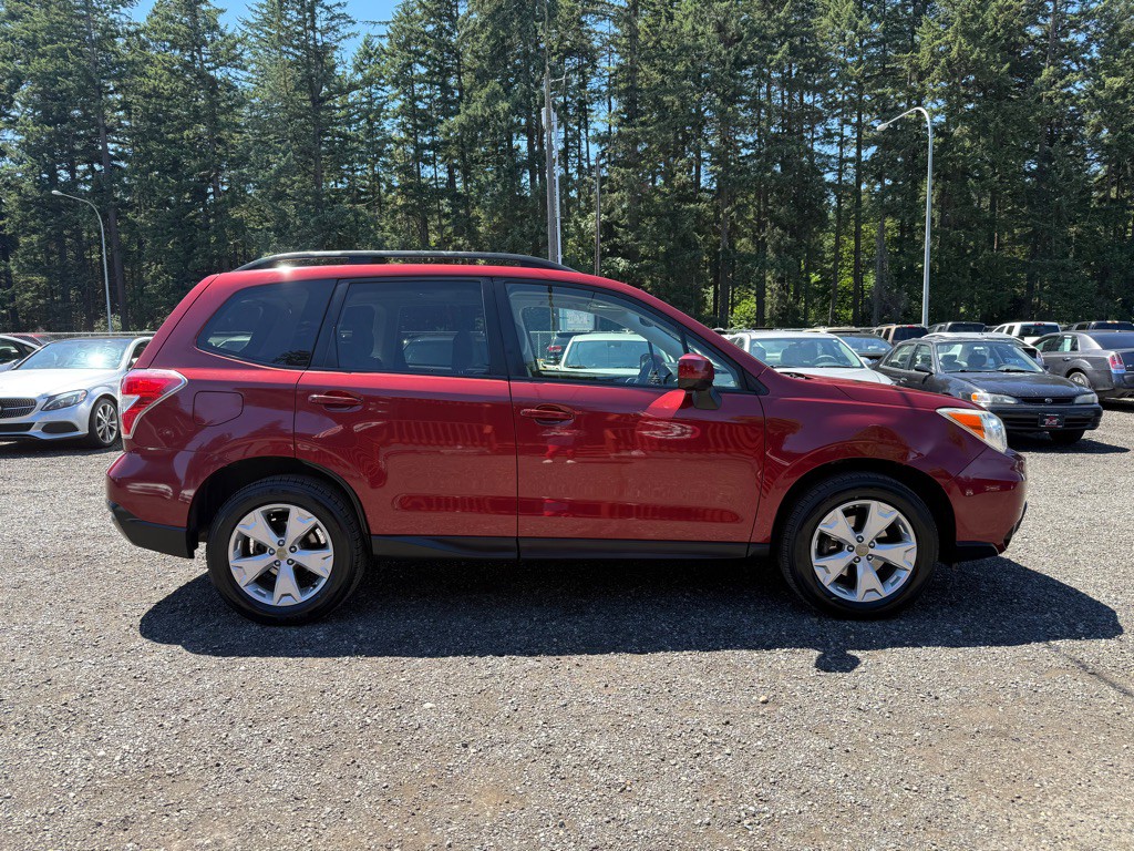 2015 Subaru Forester Image 1