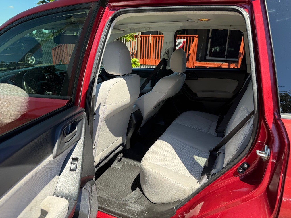 2015 Subaru Forester Image 10