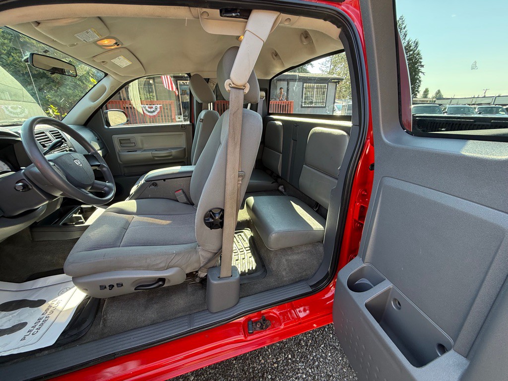 2007 Dodge Dakota Image 10