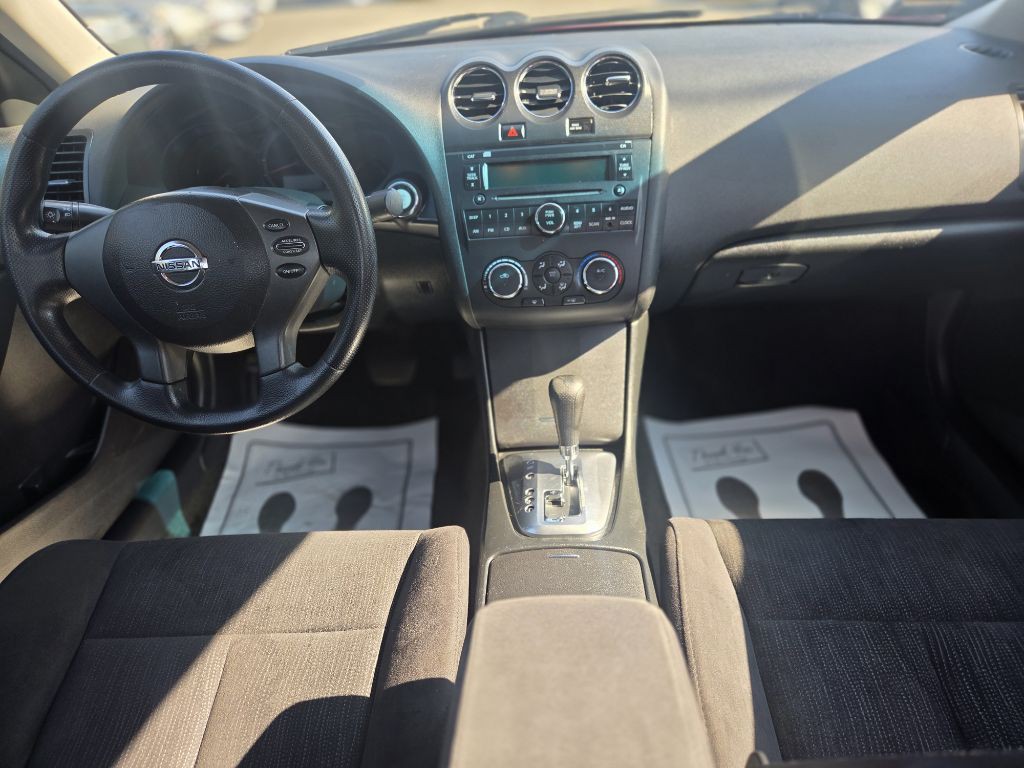 2012 Nissan Altima Image 10