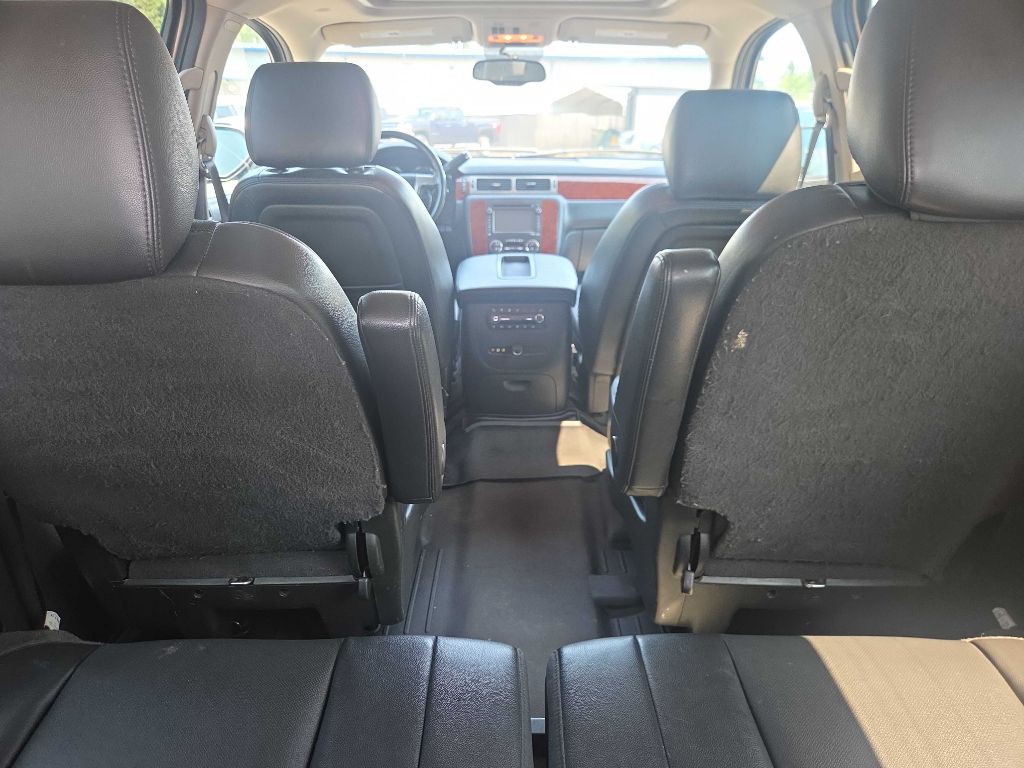 2014 Chevrolet Suburban Image 10