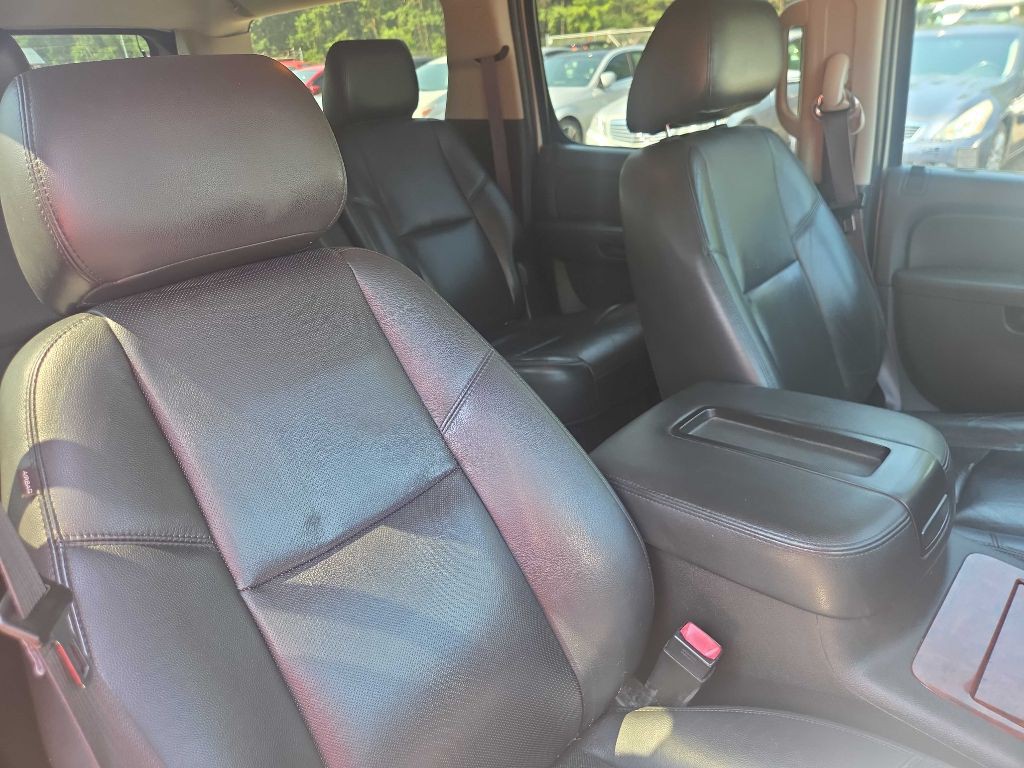 2014 Chevrolet Suburban Image 13