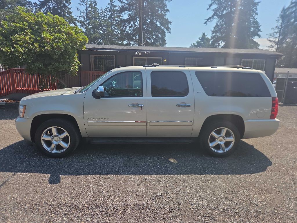 2014 Chevrolet Suburban Image 5