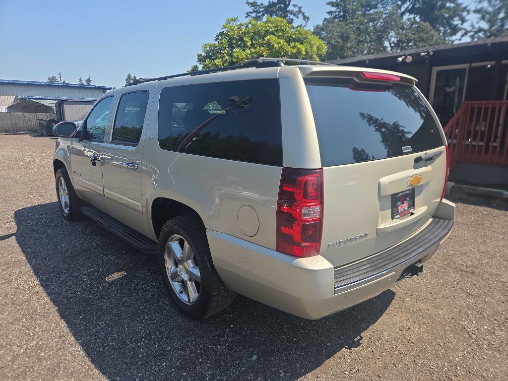 2014 Chevrolet Suburban Image 6
