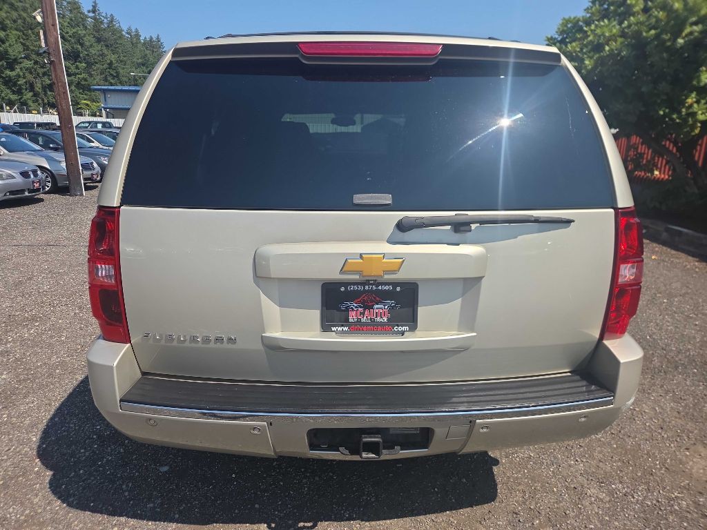 2014 Chevrolet Suburban Image 7