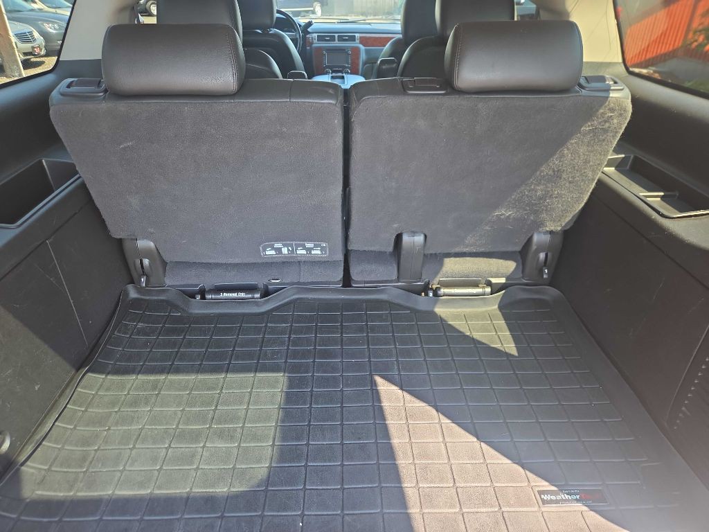 2014 Chevrolet Suburban Image 11