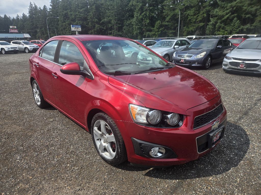 2014 Chevrolet Sonic Image 2