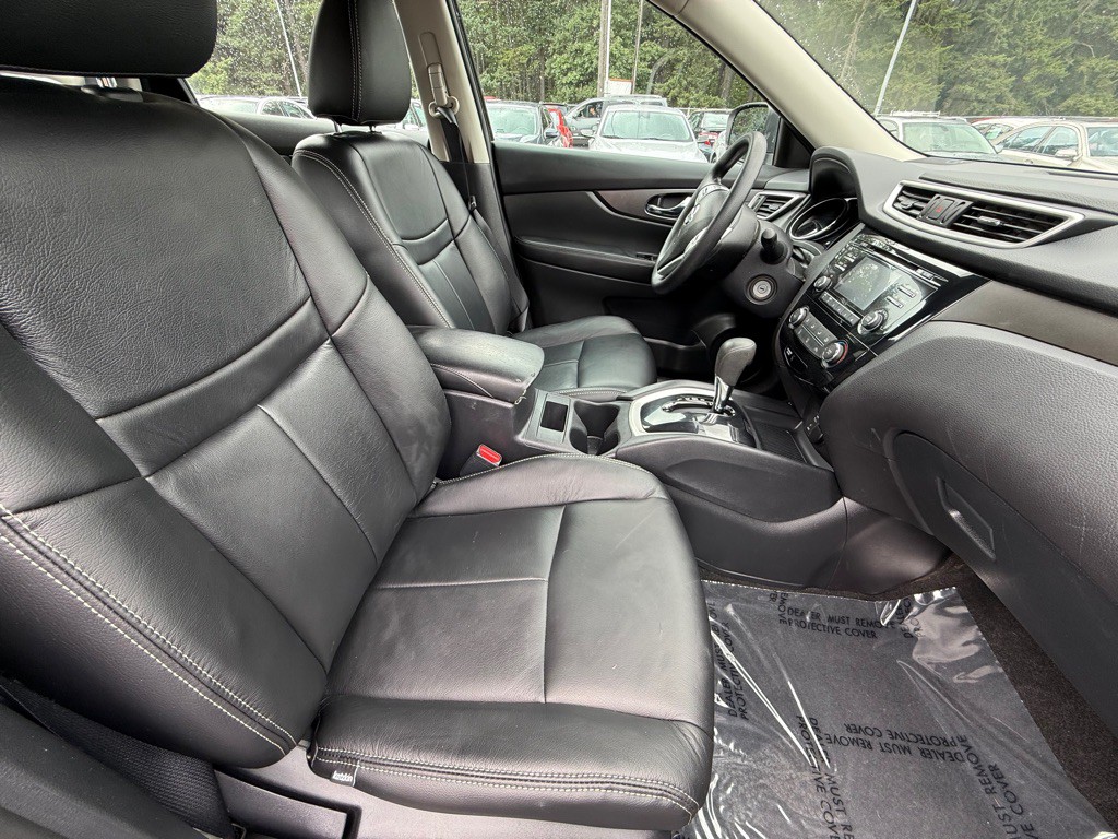 2016 Nissan Rogue Image 13