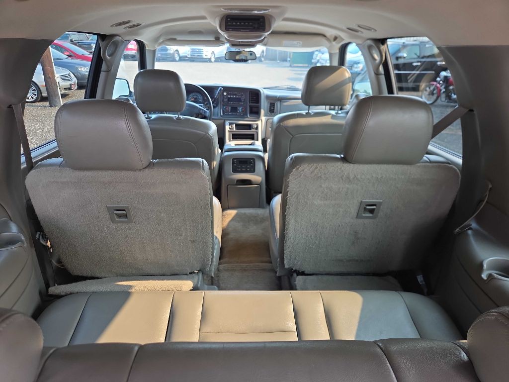 2005 Chevrolet Suburban Image 10