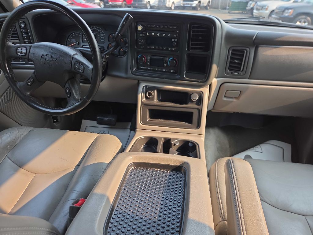 2005 Chevrolet Suburban Image 13