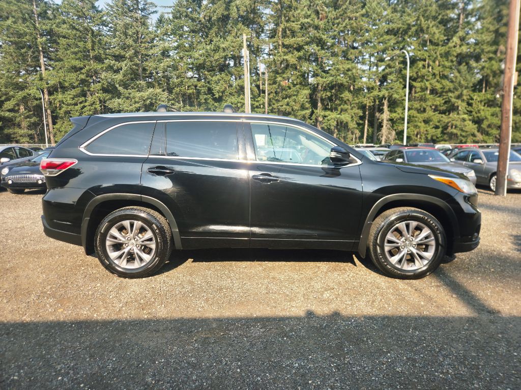 2015 Toyota Highlander Image 1