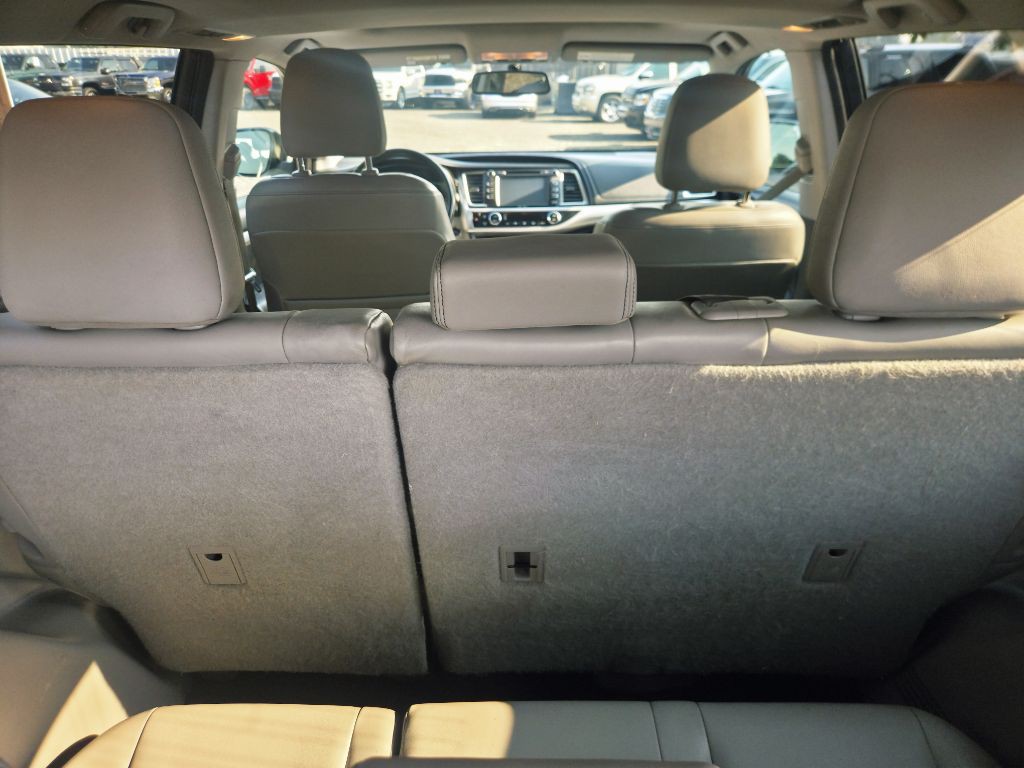 2015 Toyota Highlander Image 9