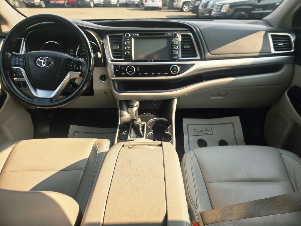 2015 Toyota Highlander Image 13