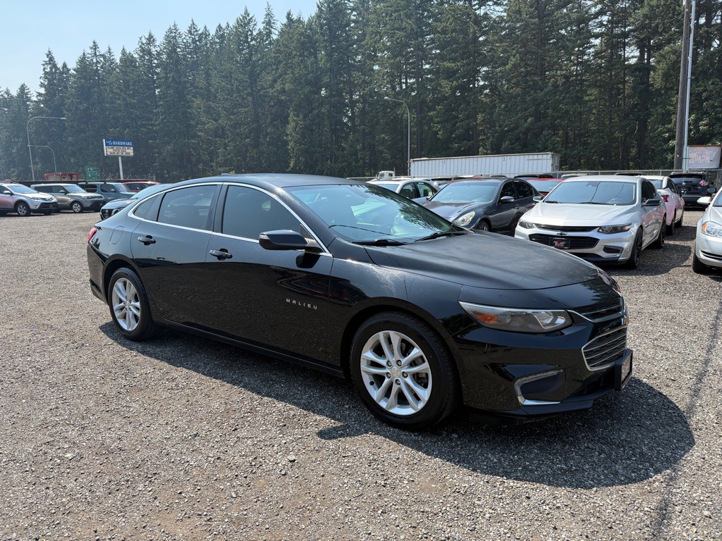 2016 Chevrolet Malibu Image 2