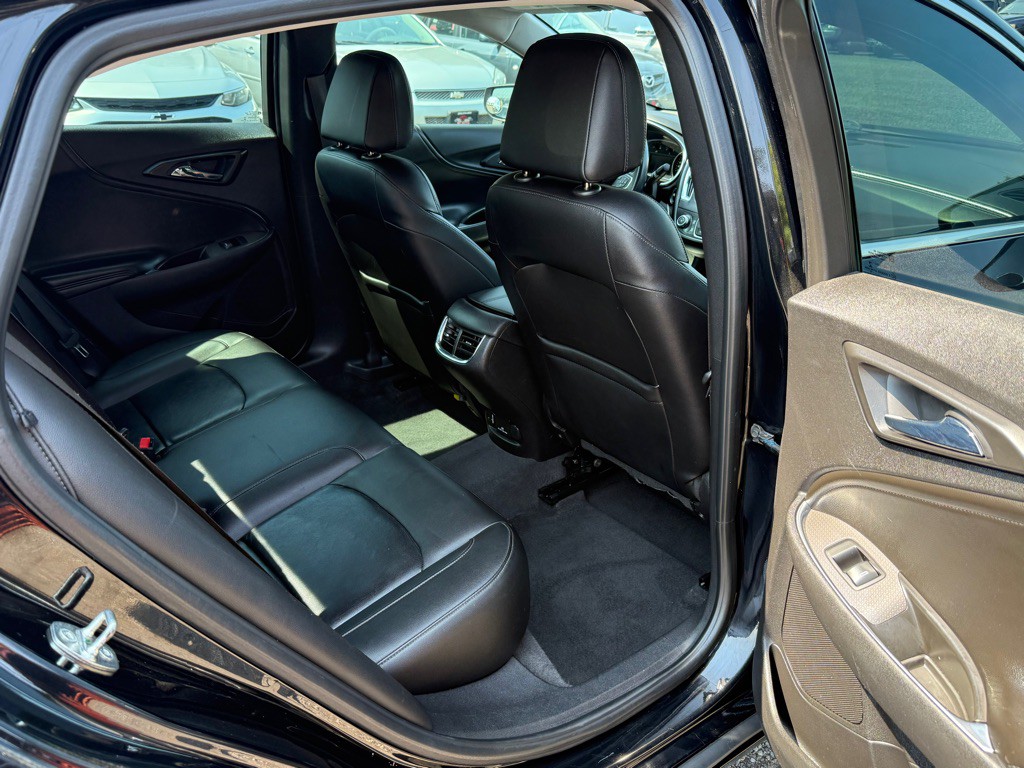 2016 Chevrolet Malibu Image 11