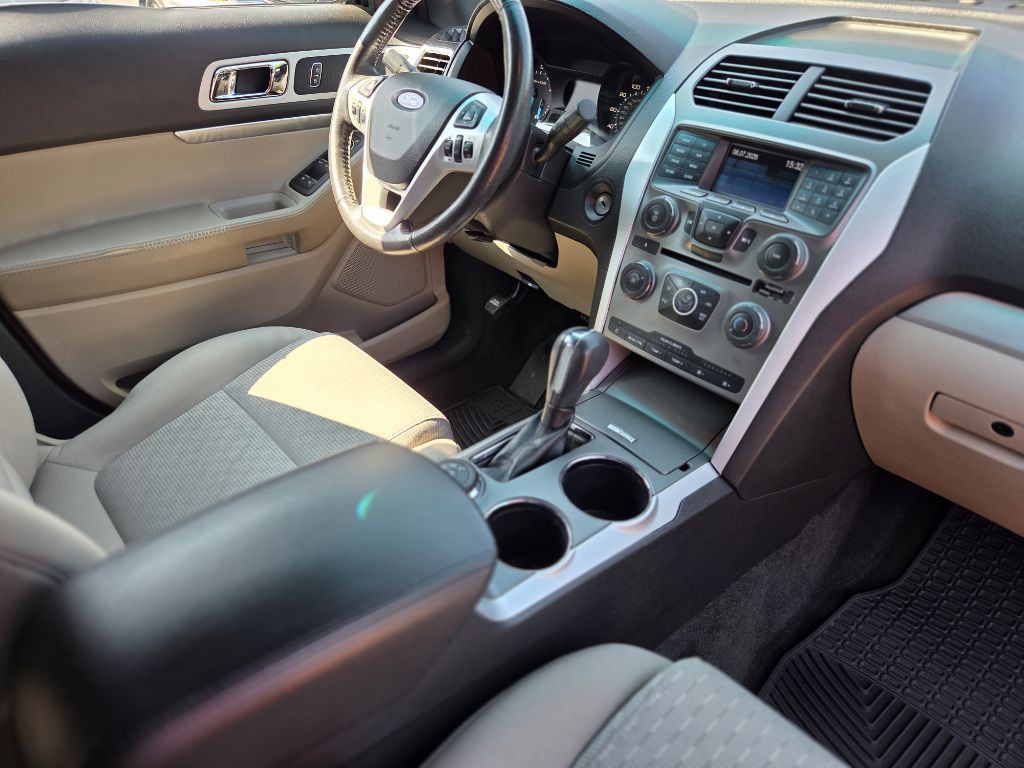 2014 Ford Explorer Image 15