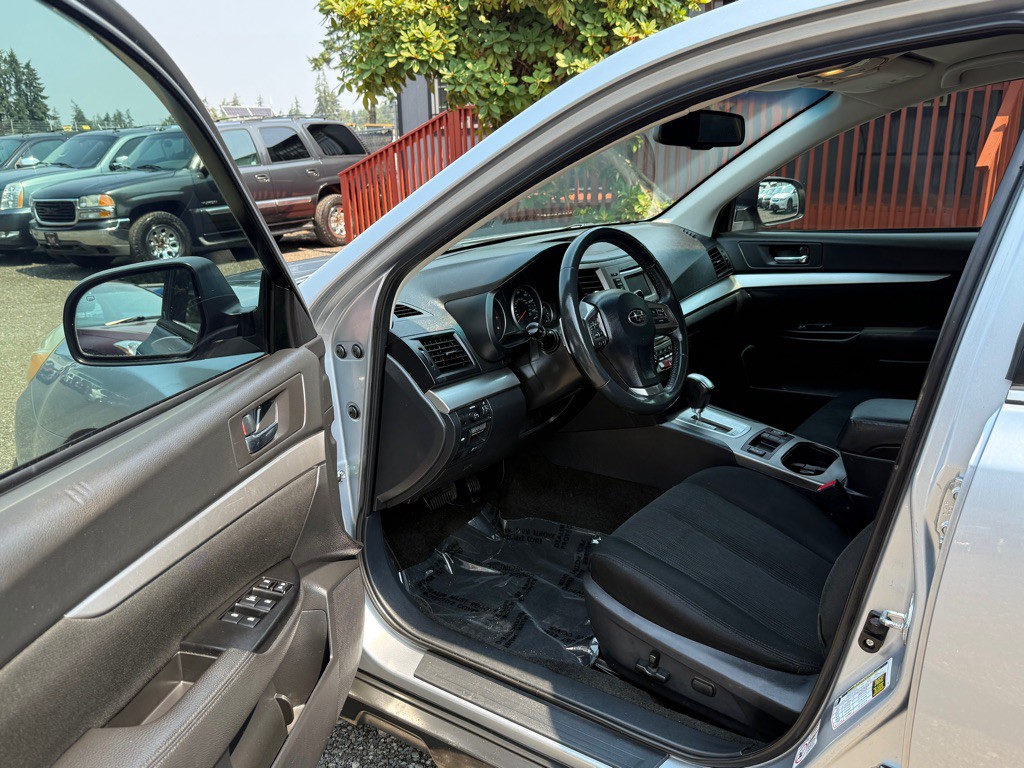 2014 Subaru Outback Image 9