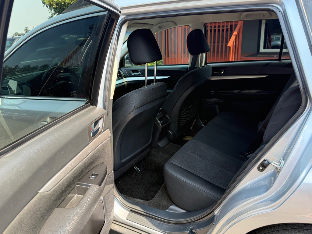2014 Subaru Outback Image 10