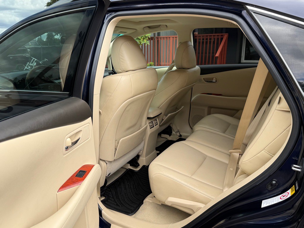 2010 Lexus RX Image 10
