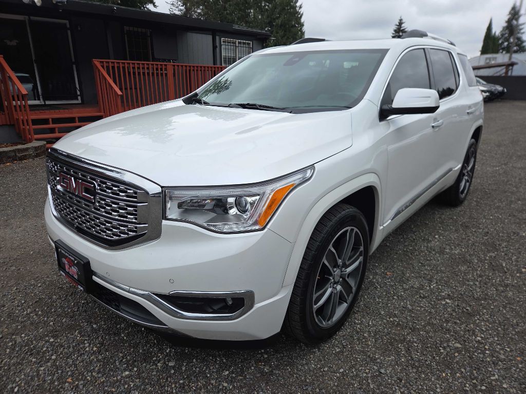 2017 GMC Acadia Image 4