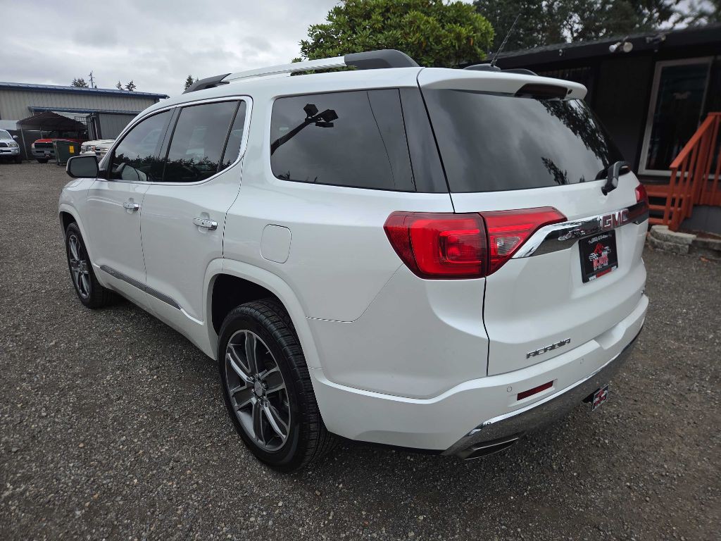2017 GMC Acadia Image 6