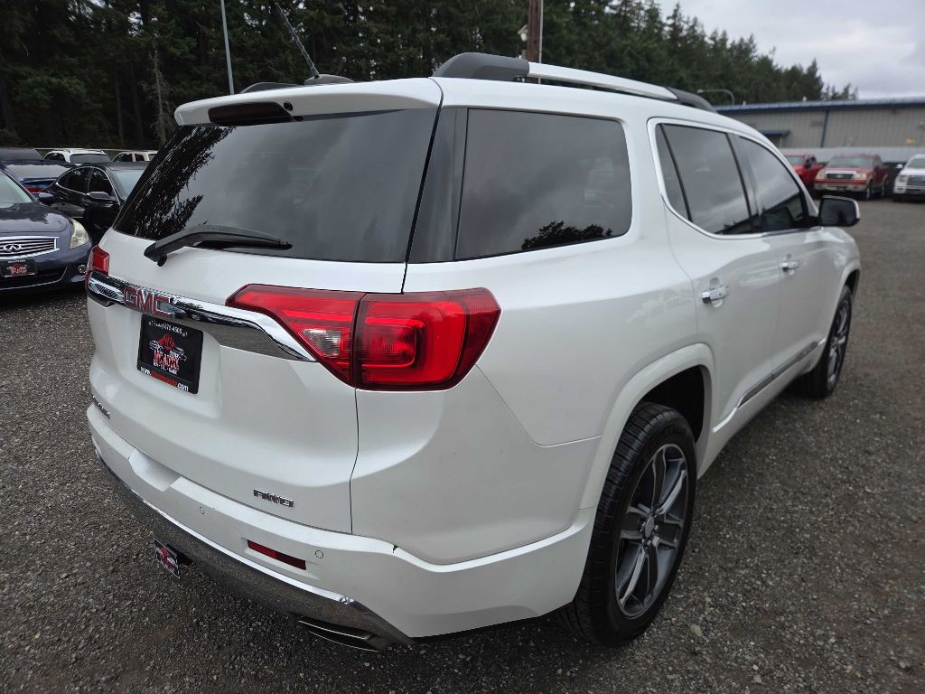2017 GMC Acadia Image 8